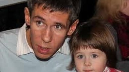 Суд решит судьбу ребенка актера Панина