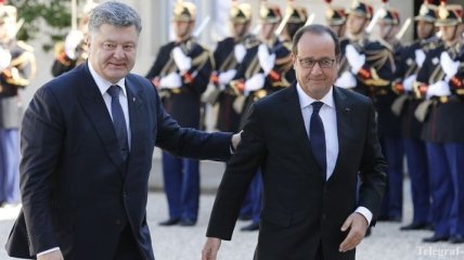В Париже Порошенко и Олланд проводят встречу