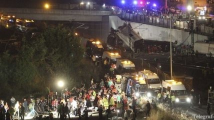 35 человек стали жертвами крушения поезда в Испании