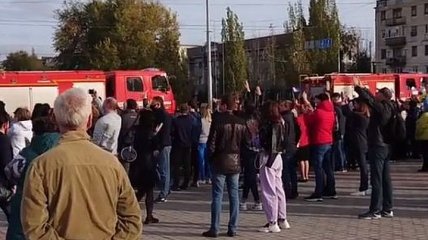 Украинцы устроили трогательную акцию для спасателей, больше недели тушивших пожары на Луганщине (видео)