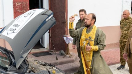 Это авто купили за деньги, предназначавшиеся на строительство церкви