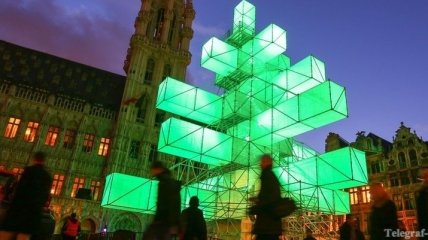 "Абстрактная" рождественская елка возмутила бельгийцев