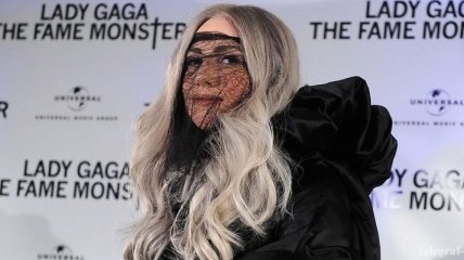 Леди Гага поразила публику эпатажным нарядом