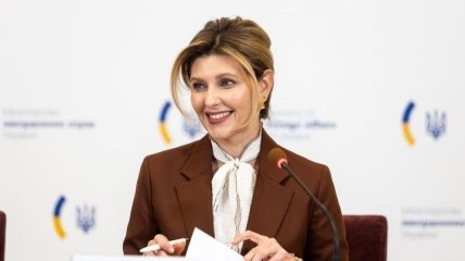 Елена Зеленская поздравила украинцев с Новым годом: в ответ первую леди засыпали сотнями сообщений