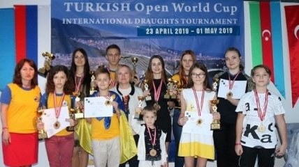 Юные украинские шашисты завоевали 28 наград чемпионата Европы в Турции