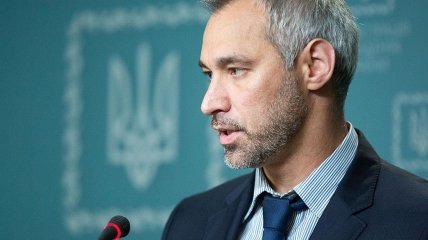 Руслан Рябошапка обіймав посаду генерального прокурора України з 29 серпня 2019 по 5 березня 2020 року