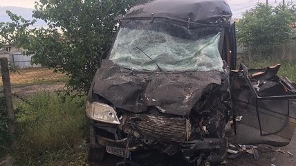 В Одесской области фура врезалась в микроавтобус: четверо пострадавших