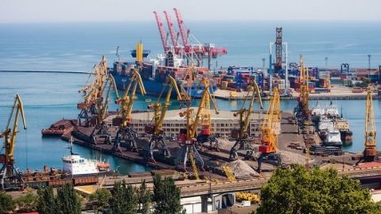 В Одесский морской порт под российским флагом зашел танкер