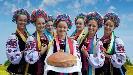 Большинство жителей Украины гордятся своим гражданством