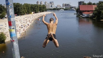 На всех пляжах Киева не рекомендуют купаться