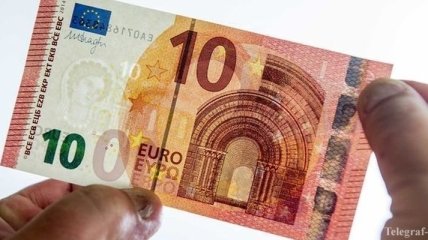 Курс валют от НБУ: в Украине подешевели доллар и евро