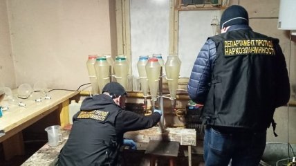 Поліція Києва викрила найбільший в Україні інтернет-магазин наркотиків