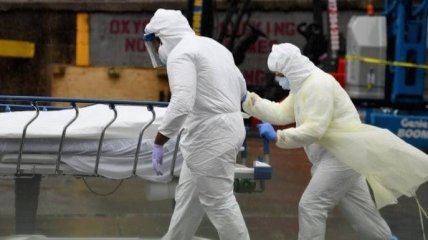 В Британии за сутки от коронавируса умерли почти 700 человек