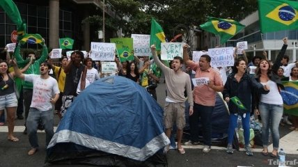 Известные спортсмены поддерживают протестующих в Бразилии