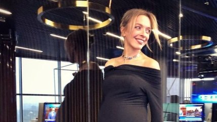Беременная Василиса Фролова за несколько недель до родов снялась в откровенной фотосессии