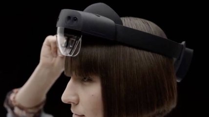 Microsoft показала очки смешанной реальности HoloLens 2