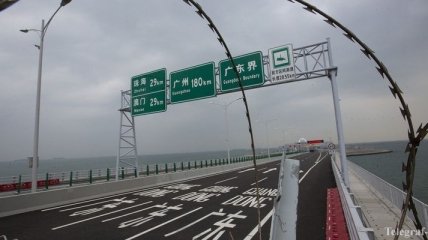 Почти в 2 раза длиннее Керченского: в КНР открыли мост "Гонконг-Чжухай-Макао"