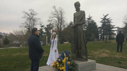 В Грузии открыли украинский памятник великой поэтессе