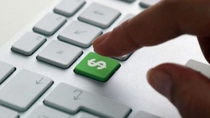 Украинцы в прошлом году продали и купили по $1 млрд валюты онлайн