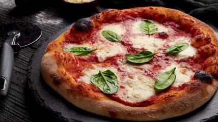 Пицца с моцареллой