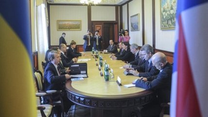 Яценюк обсудил ситуацию в Крыму с делегацией Конгресса США 