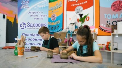 За підтримки Олександра Доровського і фармкомпанії "Здоров’я" діти Харкова безплатно відвідують заняття з арттерапії
