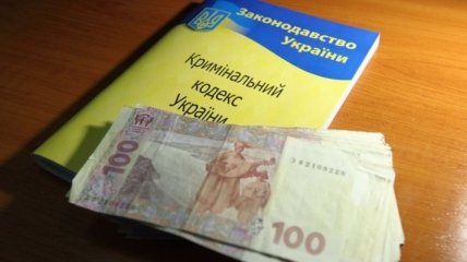 В Тернополе СБУ поймала двух налоговиков-взяточников