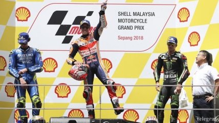 MotoGP. Маркес выиграл Гран-при Малайзии после падения Росси