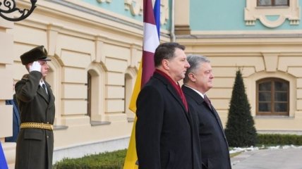 Президент Латвии намерен посетить Донбасс 