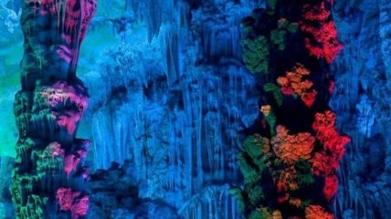 Живописная и самая крупная пещера Тростниковой флейты (Фото)
