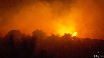 Сотни туристов эвакуировали из-за лесных пожаров в США