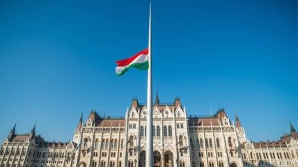 Венгрия обвинила украинские СМИ в "теракте" в Ужгороде