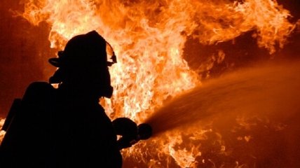 На маслобойне Харькова ночью случился взрыв и смертельный пожар (видео)