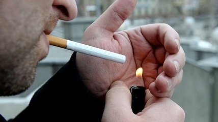 Ученые: курение повышает риск развития слабоумия 