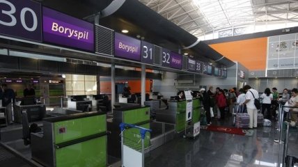 "Борисполь" консультирует пассажиров "АэроСвита" 