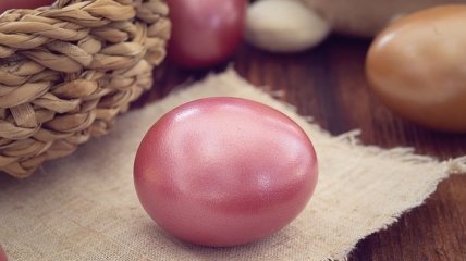 Красим яйца чаем каркаде: как это сделать