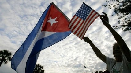 Помпео: США приостановили чартерные рейсы на Кубу