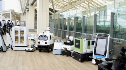 На японській залізниці представили роботів-дезінфекторів з 3D-камерами