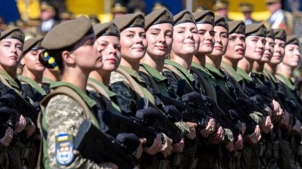 Кого и как из украинок могут призвать на воинскую службу