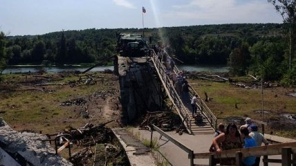В Станице Луганской начали демонтаж фортификационных укреплений
