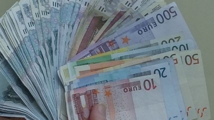 НБУ предупреждает: обменники фиксируют рост фальшивой валюты