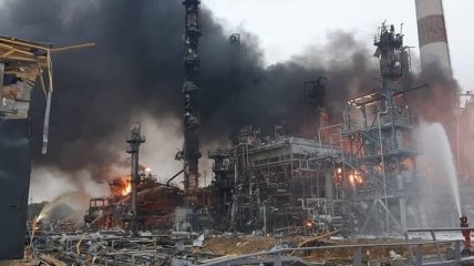Нефтеперерабатывающий завод загорелся в Баварии