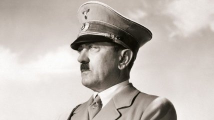 Статуя Гитлера вызвала скандал в Польше