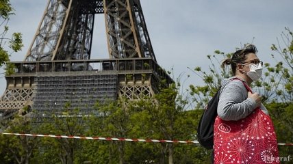 Власти Франции заверяют, что у жителей не будет недостатка в защитных масках