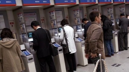 Японцы смогут снимать деньги из банкоматов, приложив ладонь