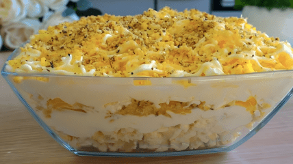 Салат с курицей и ананасами по-новому: затмит "Шубу" и "Оливье"