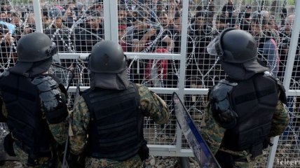 Против мигрантов в Македонии применили слезоточивый газ