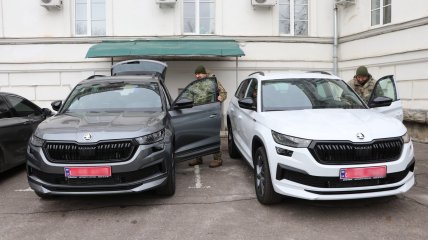 Автівки вже передані бійцям на передовій