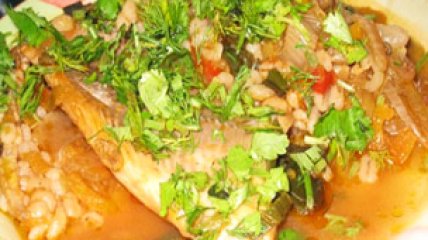 Пангасиус тушеный со щавелем