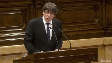 Каталония: Пучдемон попросил парламент отложить объявление независимости